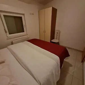 Apartment And Niki 2