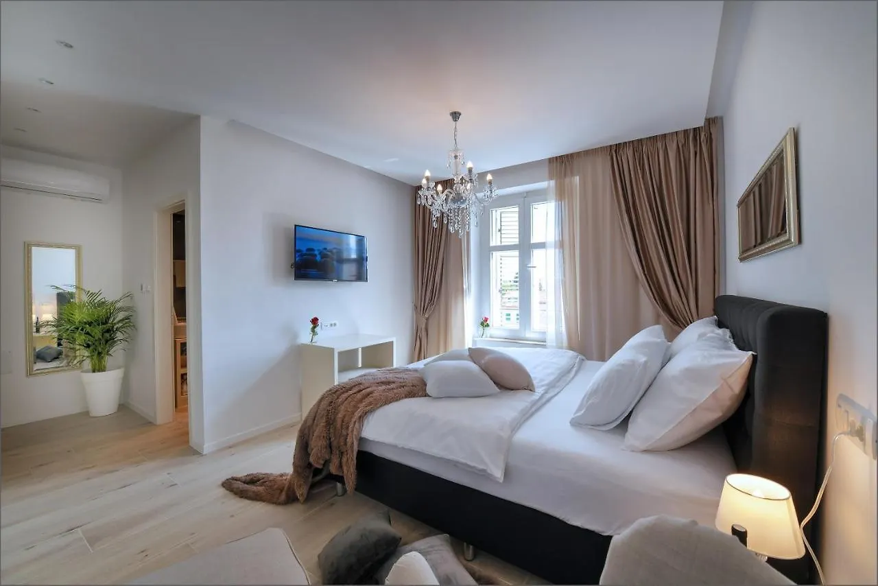 **** Guest house Via Porto Rooms Split Croatia