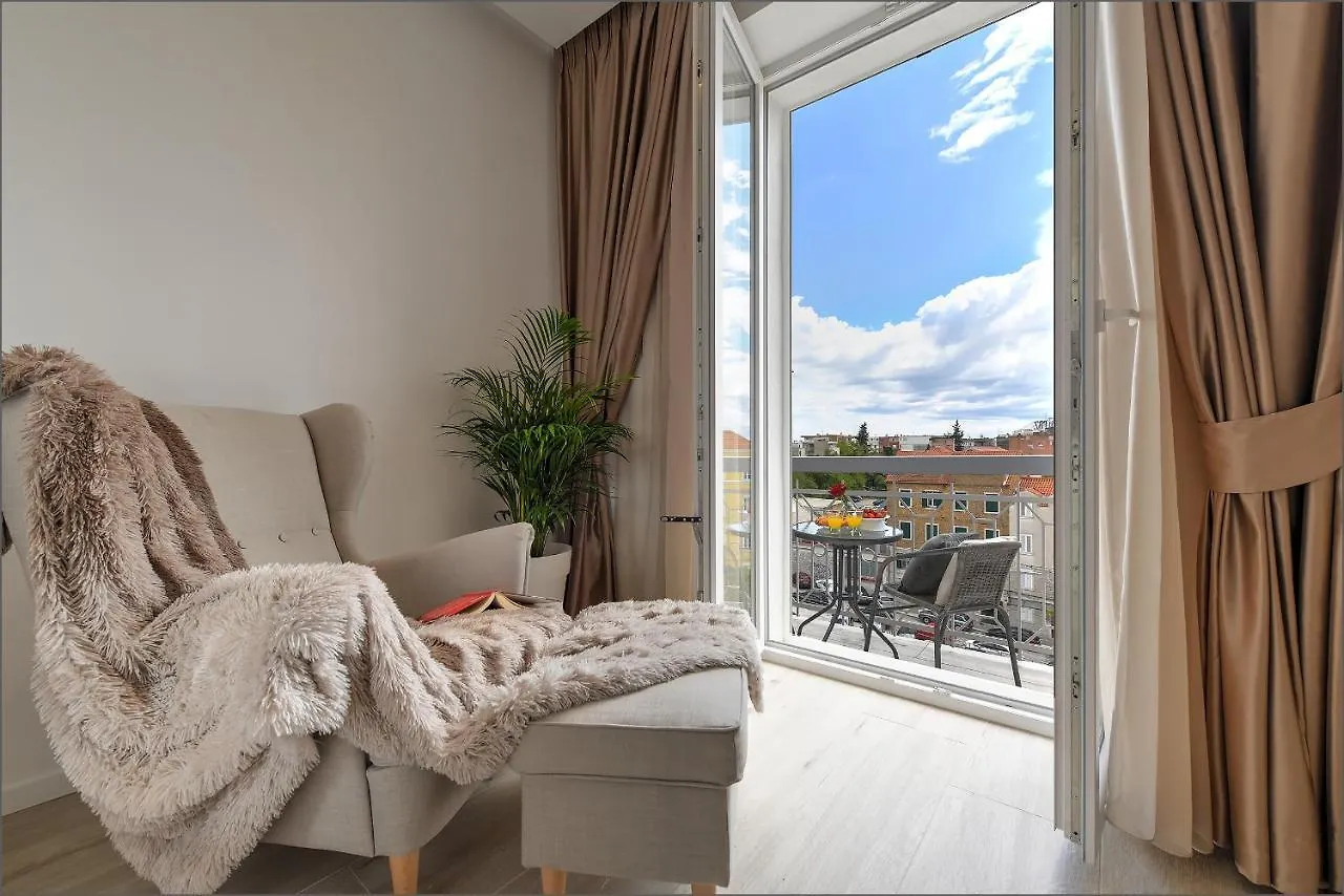 **** Guest house Via Porto Rooms Split Croatia