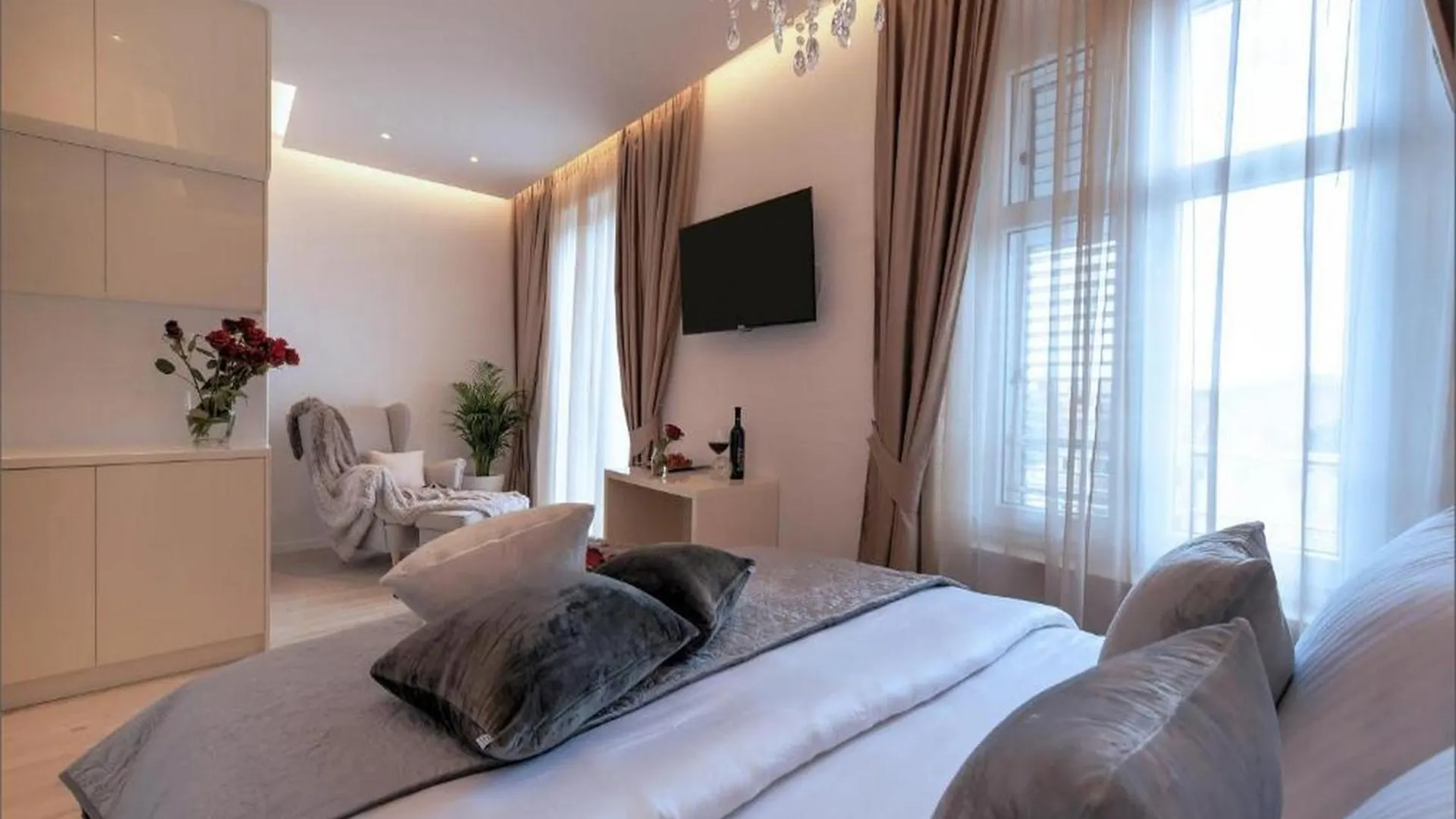 Via Porto Rooms スプリト ゲストハウス